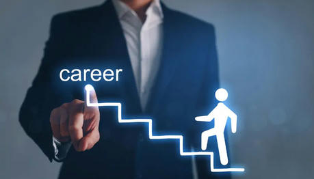 Navigating Career Changes: Tips for a Smooth and Successful Transition